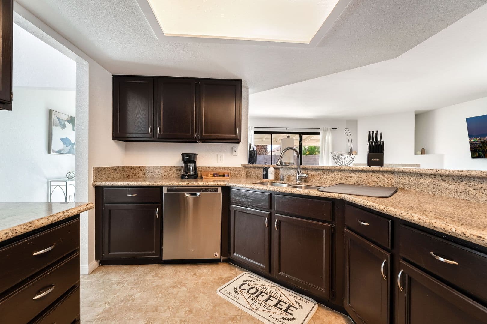 Henderson House: 2717 Lovington Drive