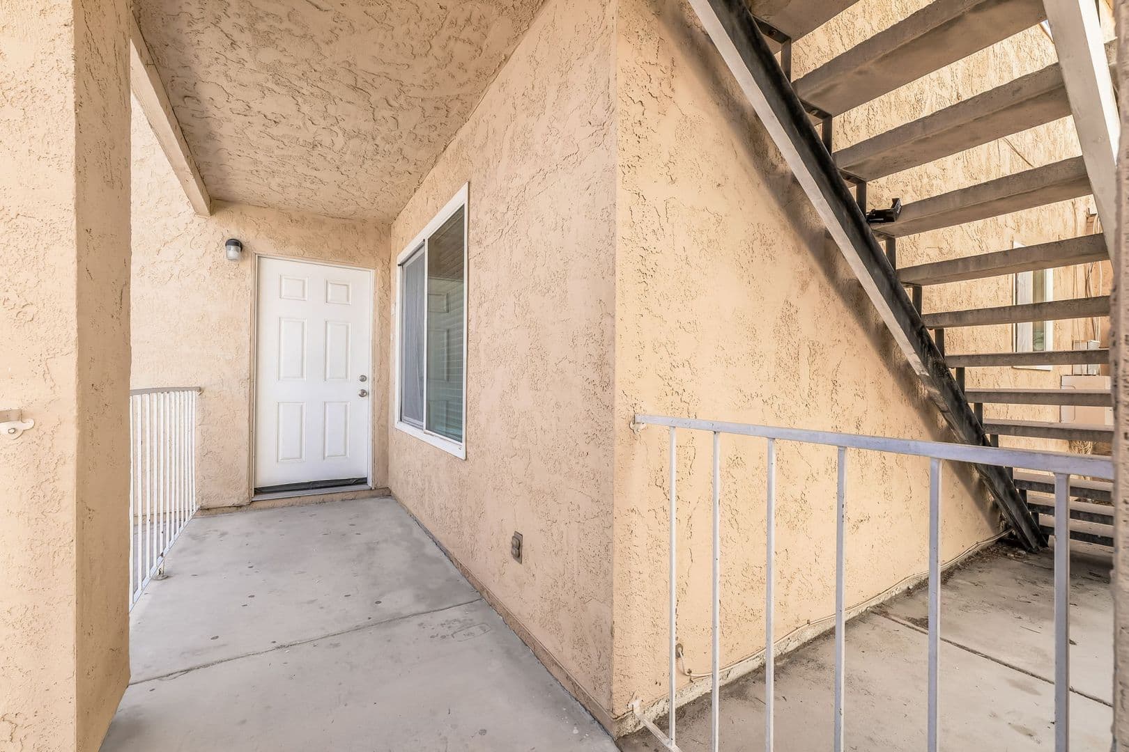 Las Vegas Apartment: 5303 Del Gado Dr.