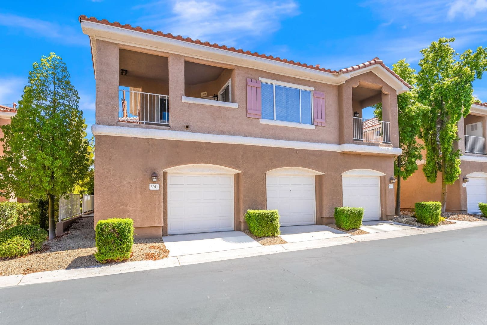 Henderson House: 251 S Green Valley Parkway #3921