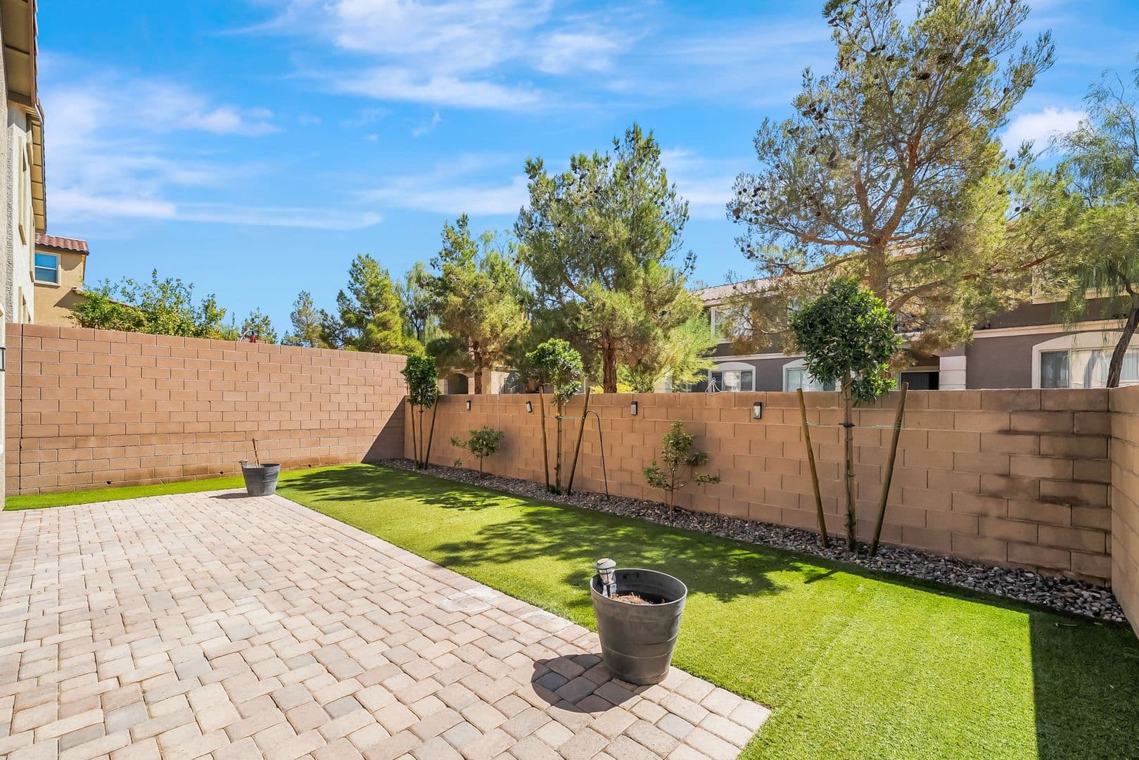 Henderson House: 2915 Caxton Grove Dr