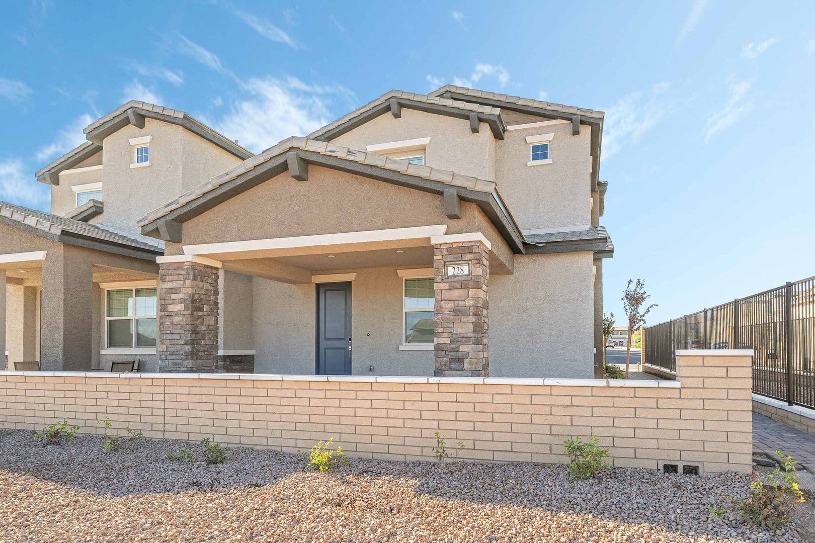Henderson House: 228 Vanhoy Ave