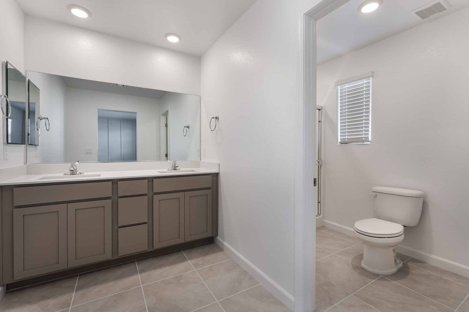 Henderson House: 871 Watford Pl