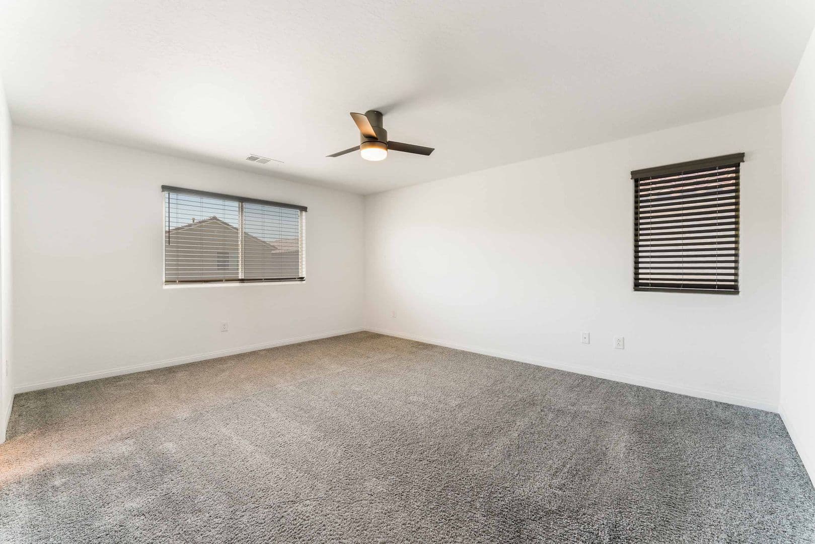 North Las Vegas House: 6958 Stone Cactus St