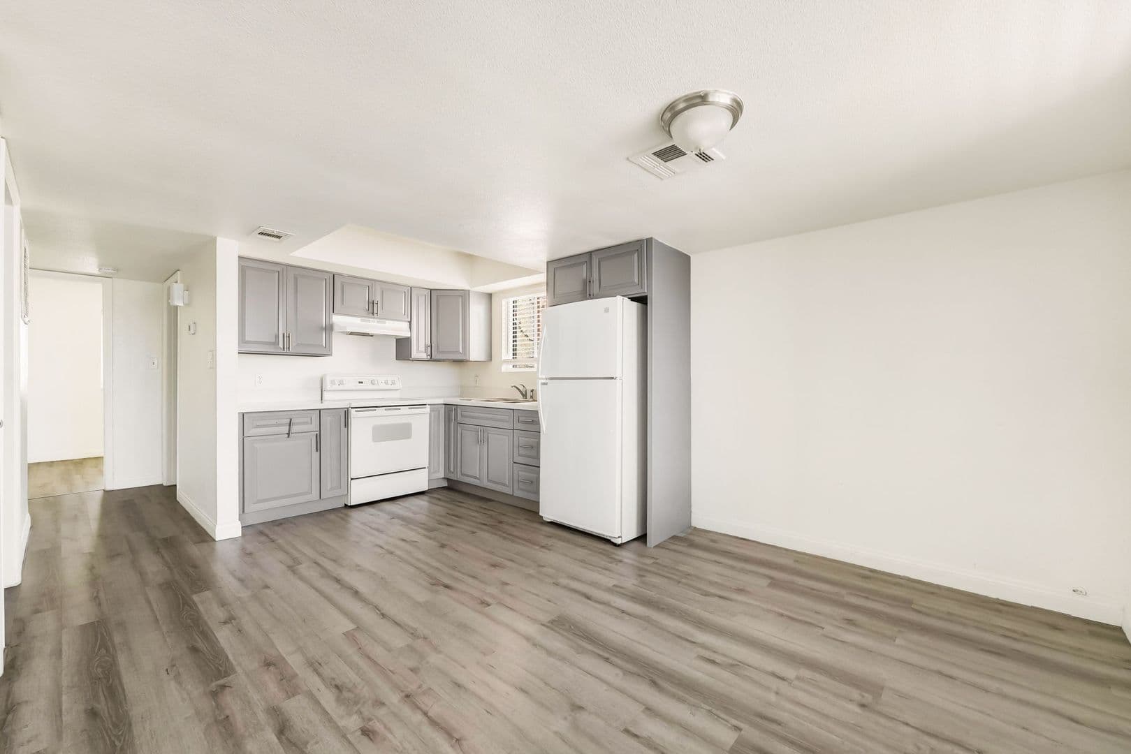 Las Vegas Apartment: 5303 Del Gado Dr.