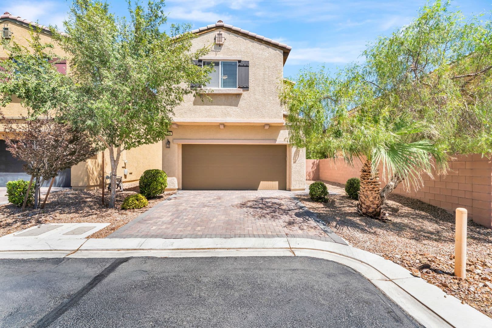 Las Vegas House: 730 Bending Wolf Ave