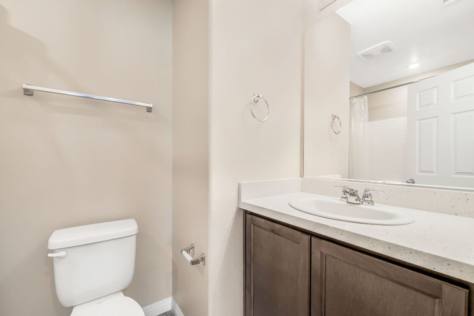 Henderson House: 483 Ylang Pl