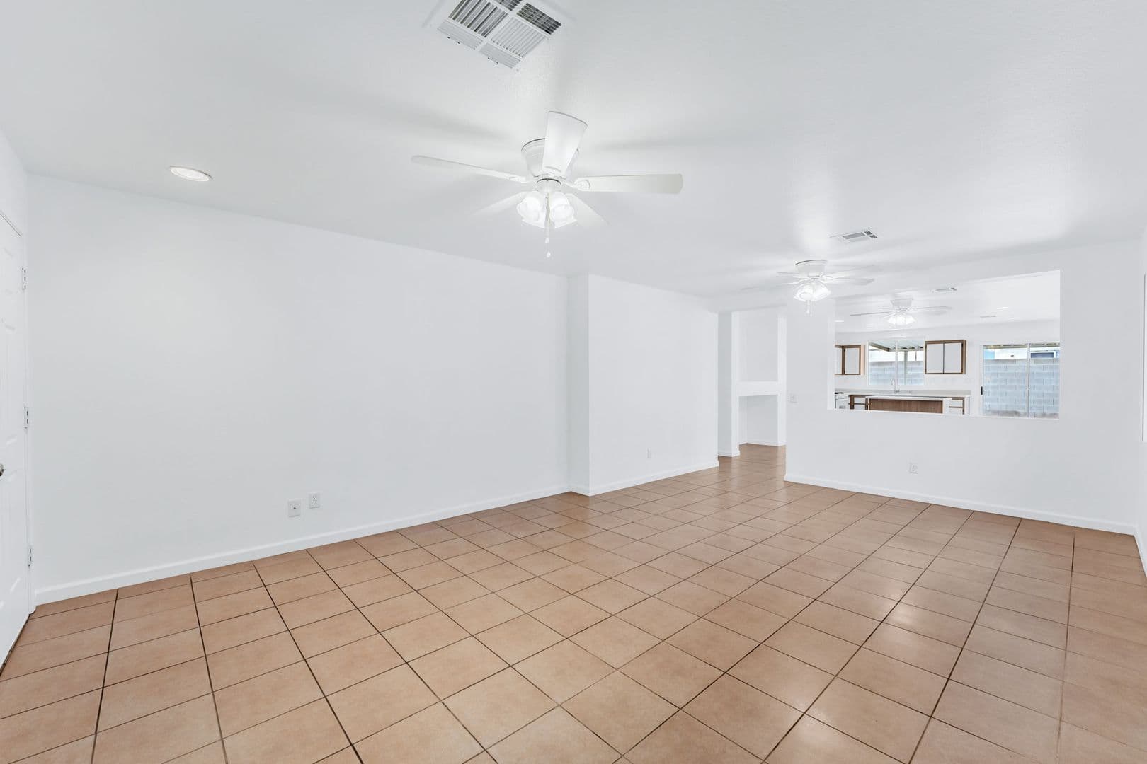 Las Vegas House: 325 Searchlight Dr