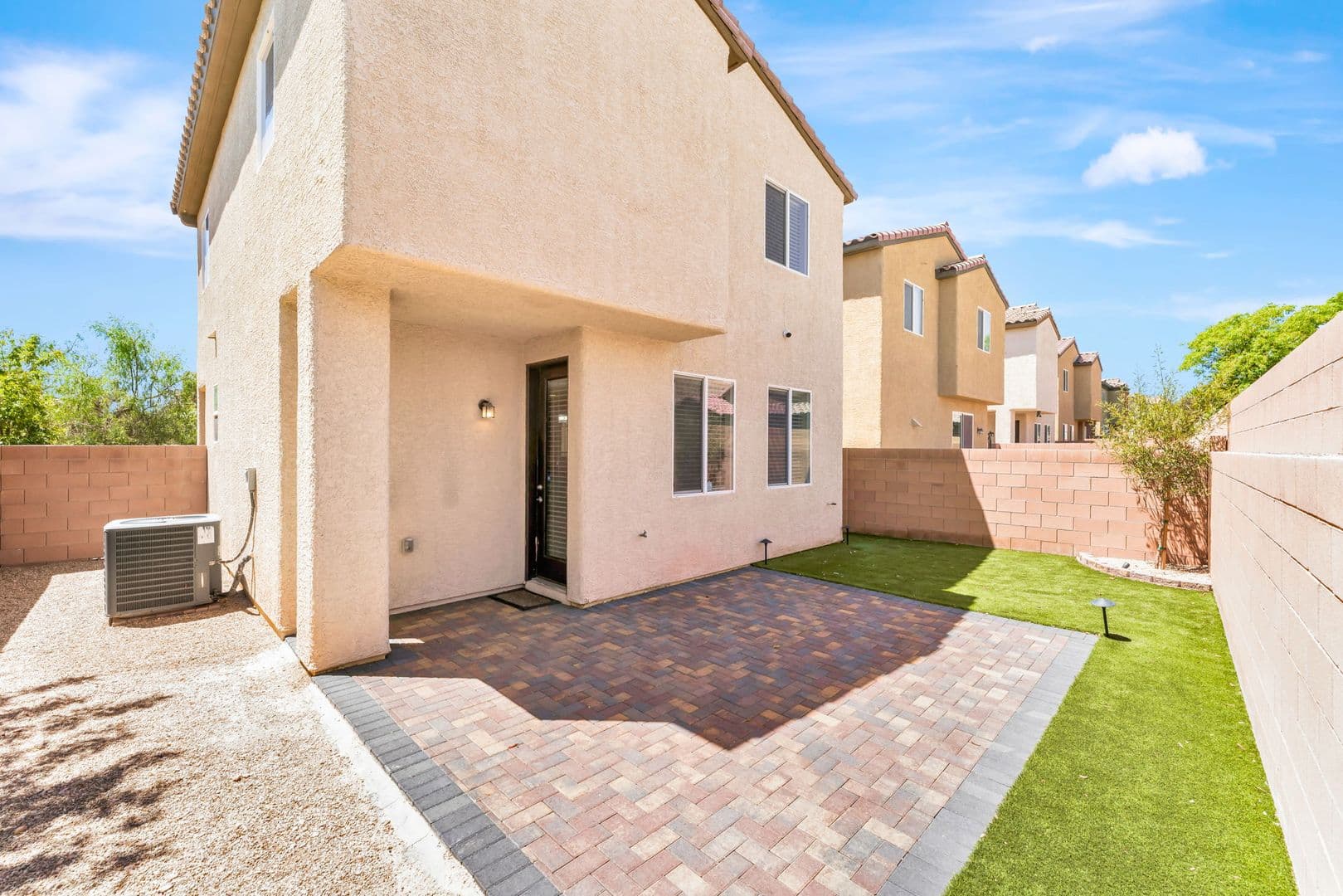 Las Vegas House: 730 Bending Wolf Ave