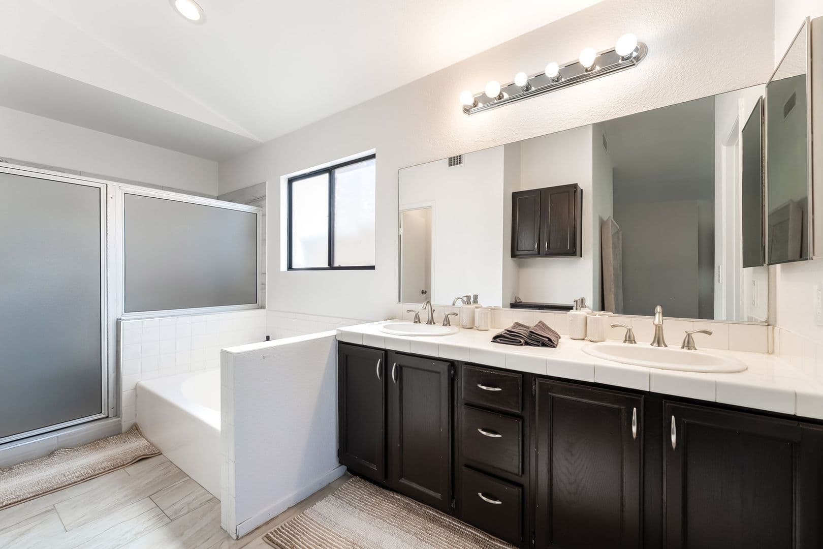Henderson House: 2717 Lovington Drive