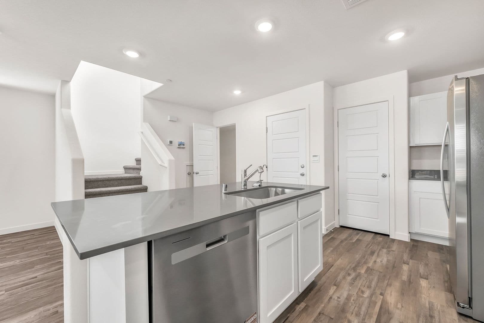 Henderson Townhome: 484 Golden Myna Ave