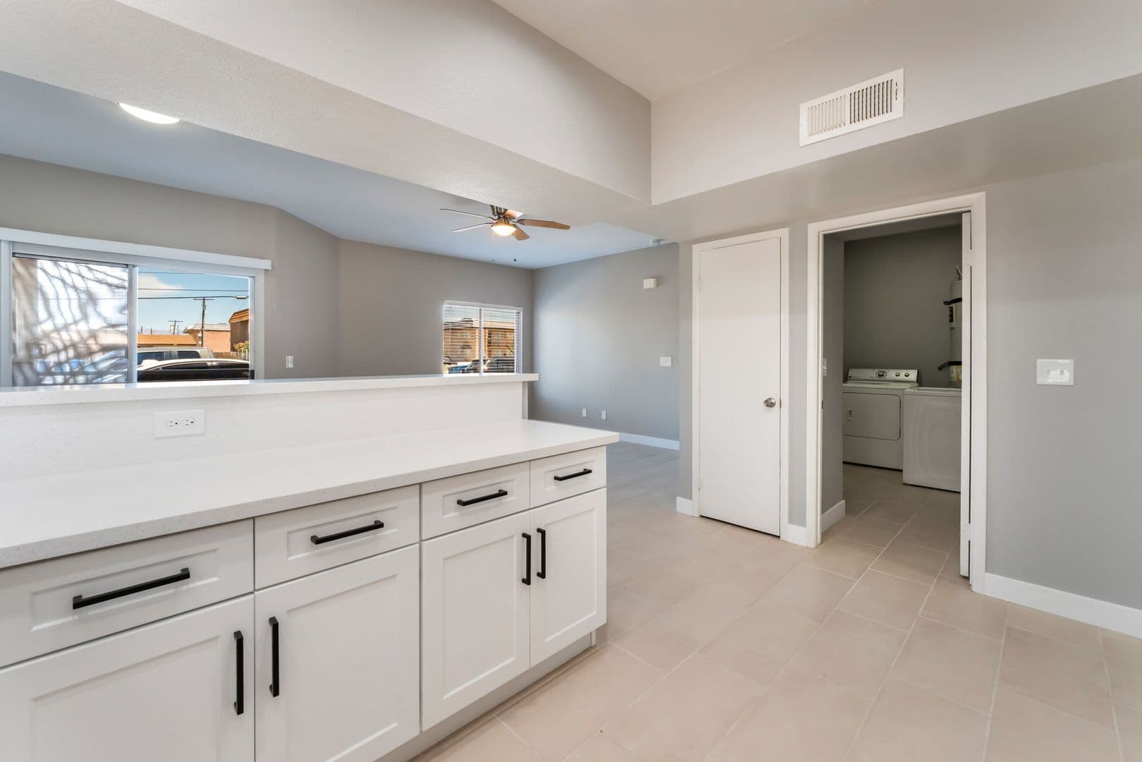 Las Vegas Apartment: 5689 E Lake Mead Blvd