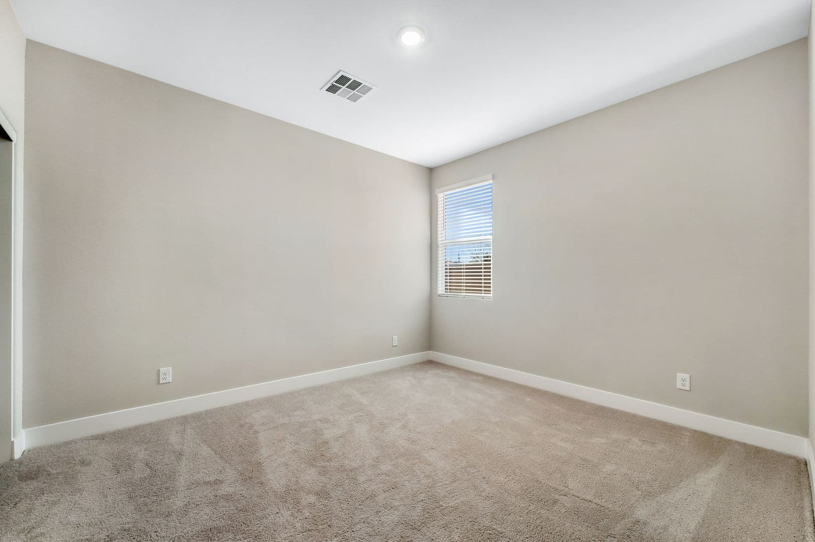 Henderson House: 988 Gentle Swan St