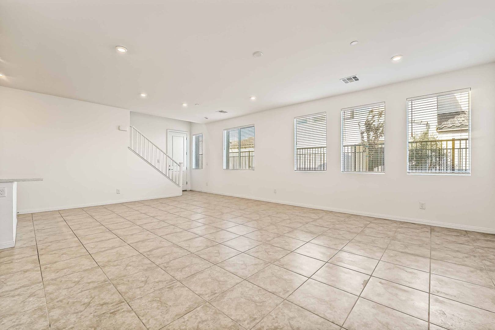 Henderson House: 228 Vanhoy Ave