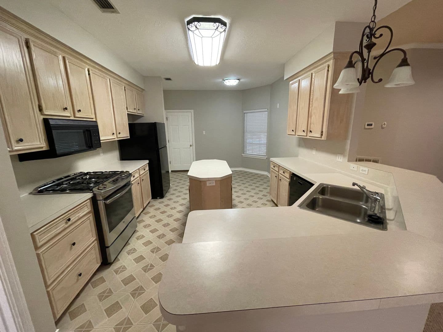 Bryan House: 5703 Timberton