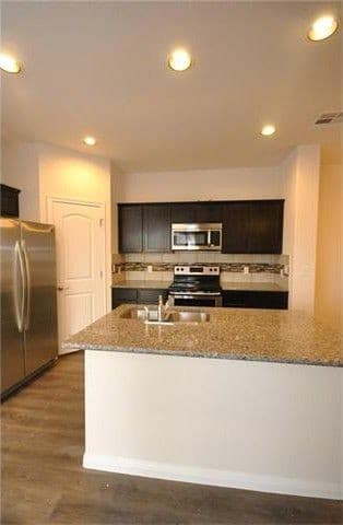 HUTTO Townhome: 1020 Muirfield Bend Drive