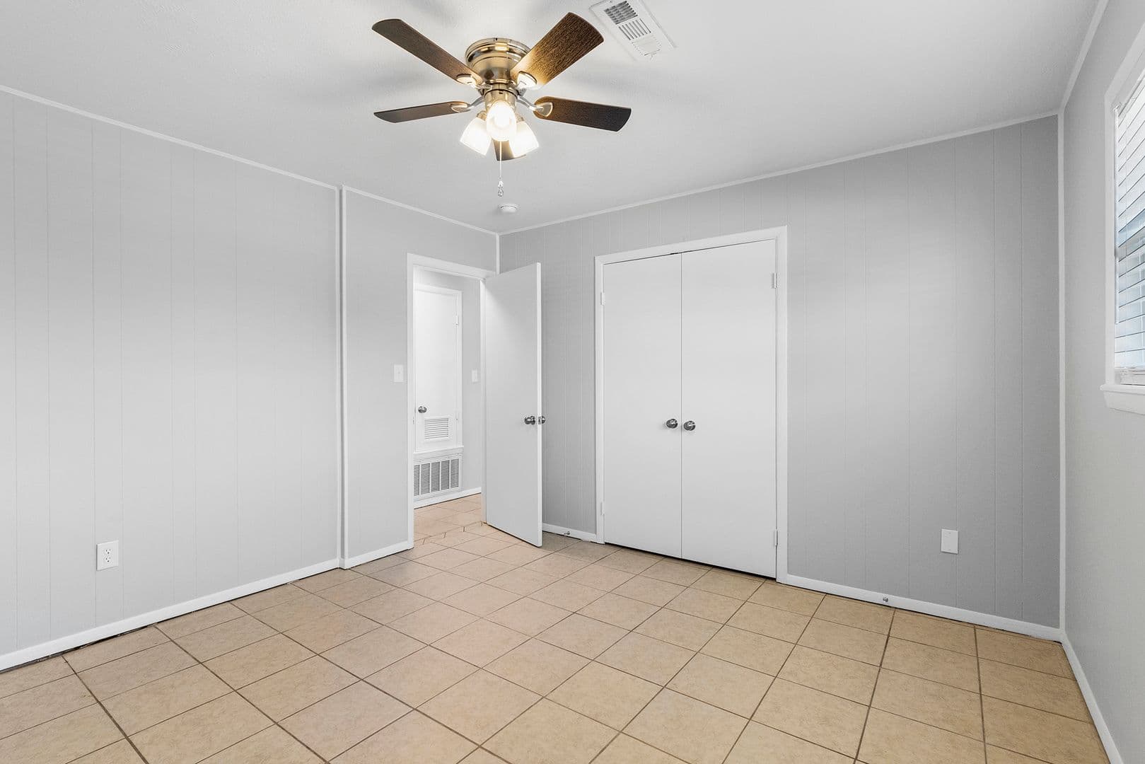 Fayetteville Apartment: 2331 W Deane Street