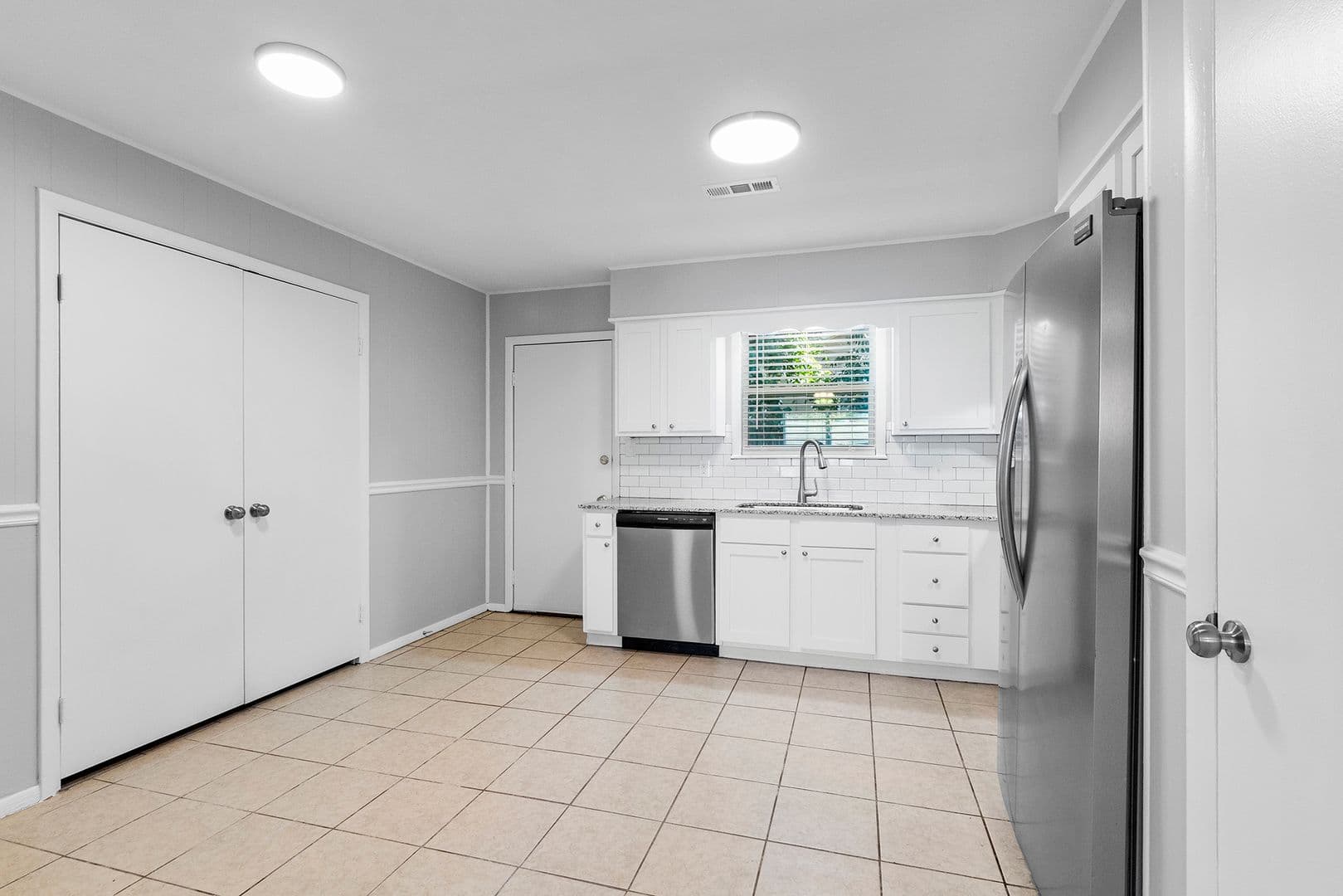 Fayetteville Apartment: 2331 W Deane Street