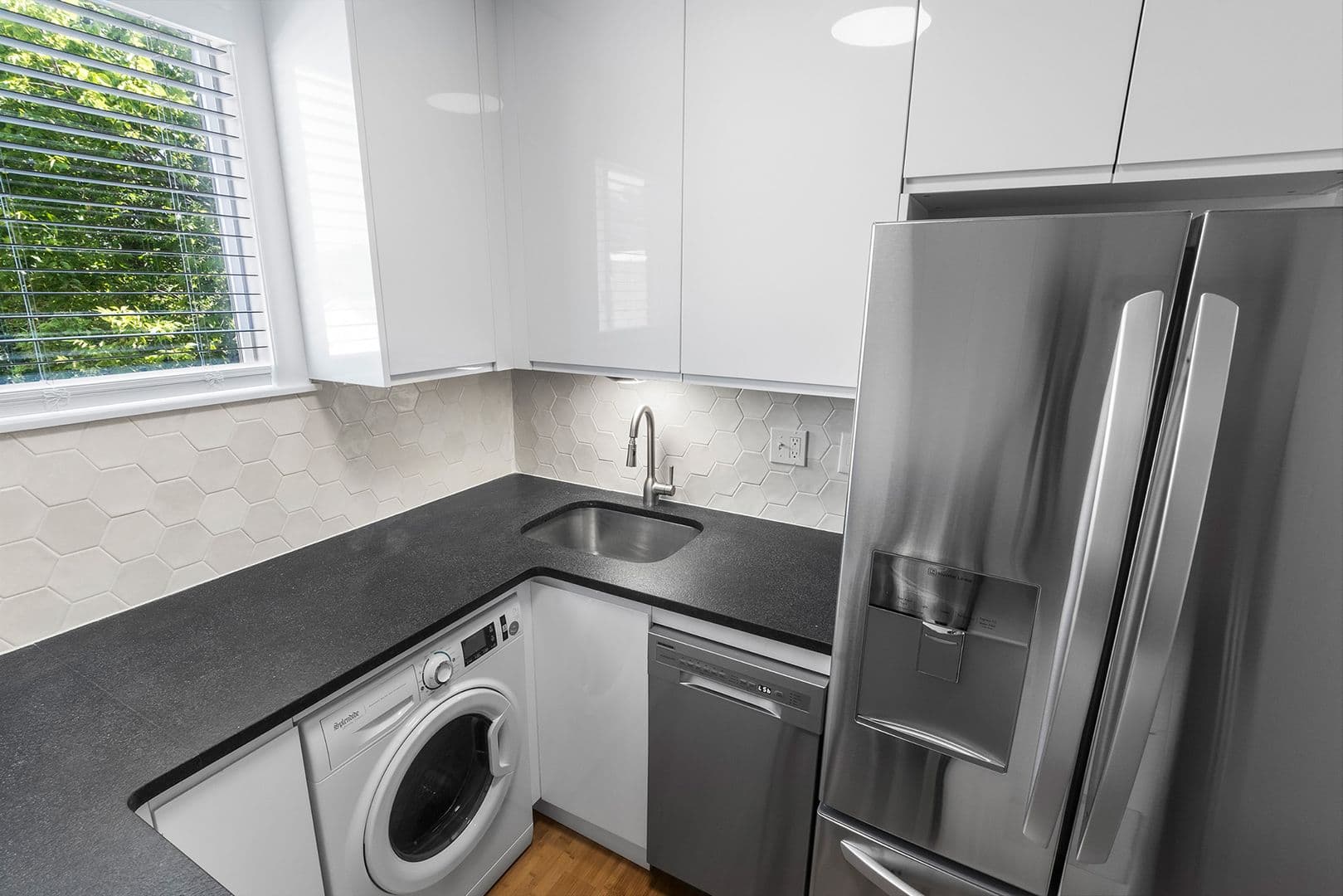 Fayetteville Apartment: 722-758 W Taylor St