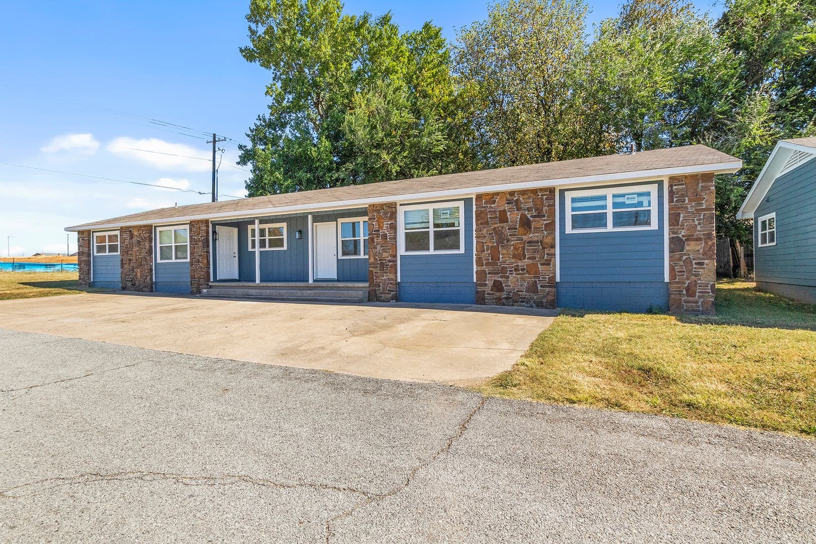 Fayetteville Apartment: 2331 W Deane Street