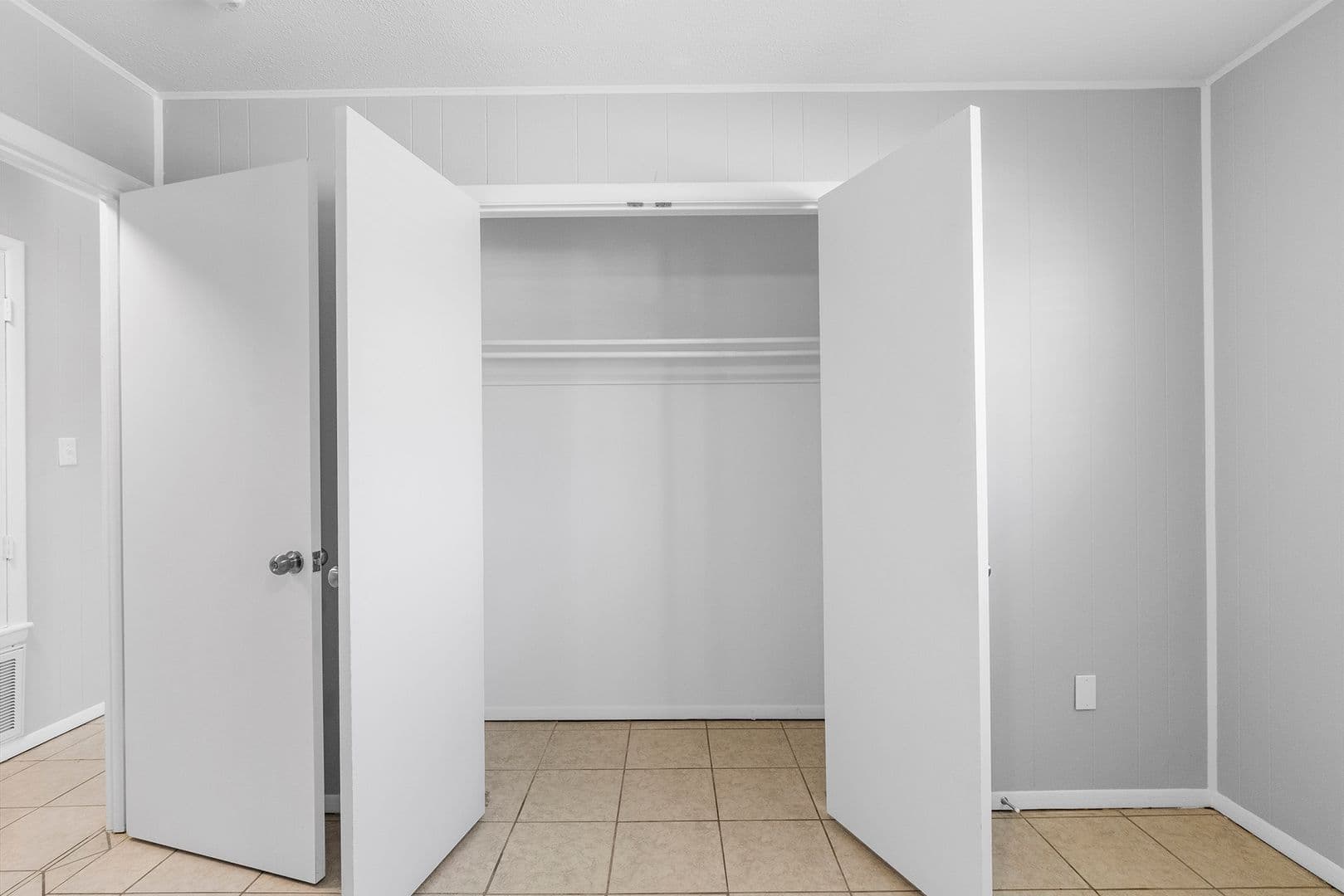Fayetteville Apartment: 2331 W Deane Street