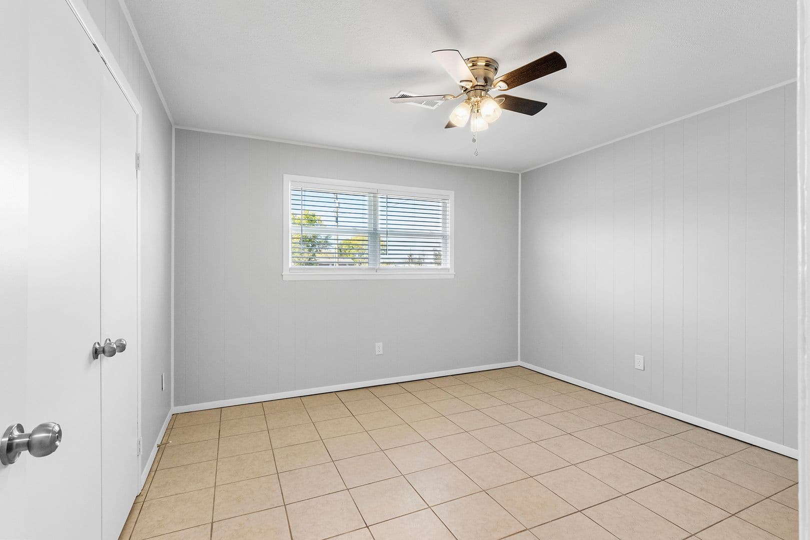 Fayetteville Apartment: 2331 W Deane Street