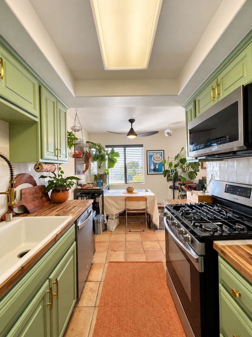 Long Beach Condo: 1509 Stanley Ave