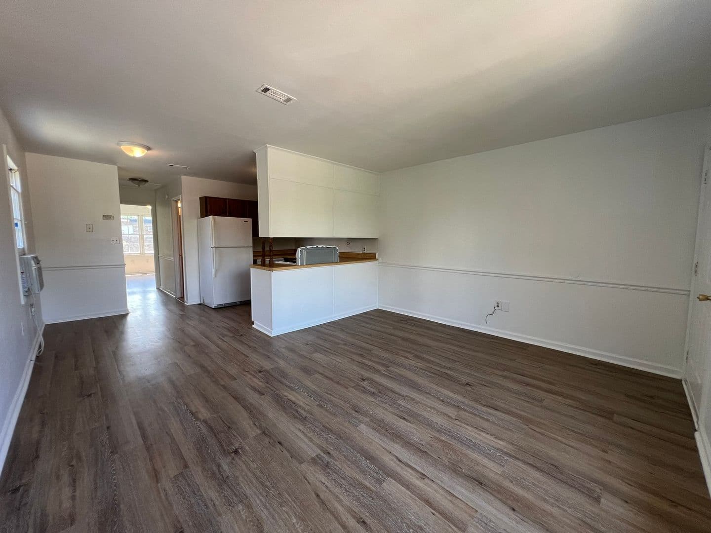 Myrtle Beach Apartment: 405 19th Ave. N.