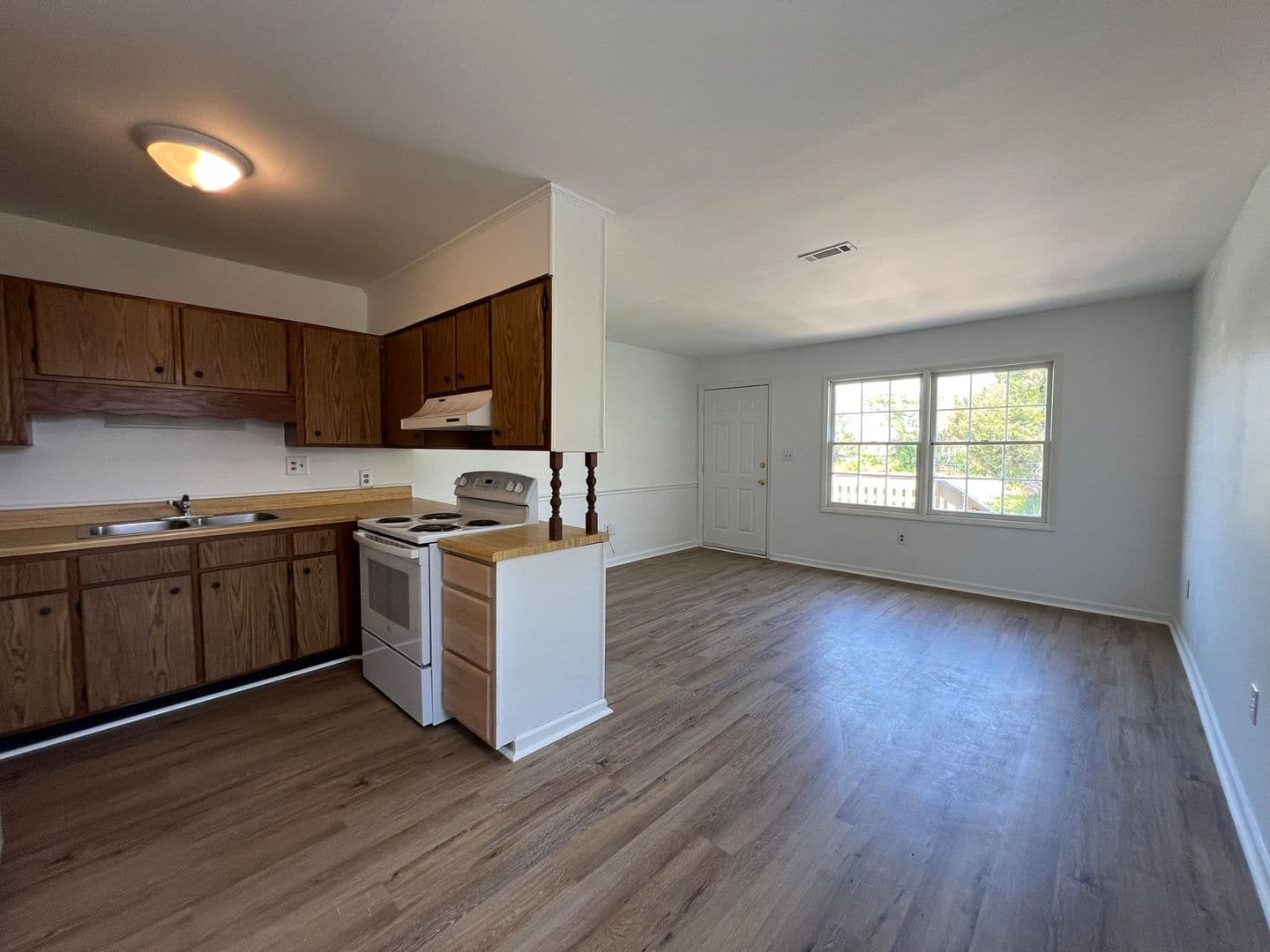 Myrtle Beach Apartment: 405 19th Ave. N.