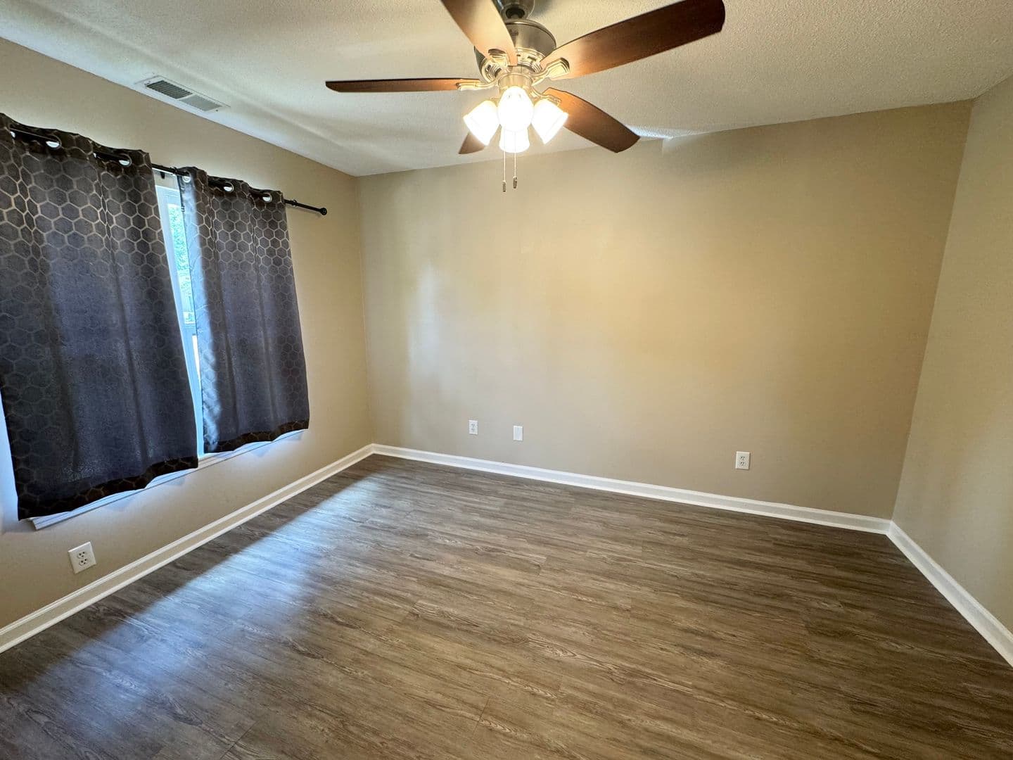 Conway House: 109 Hickory Drive