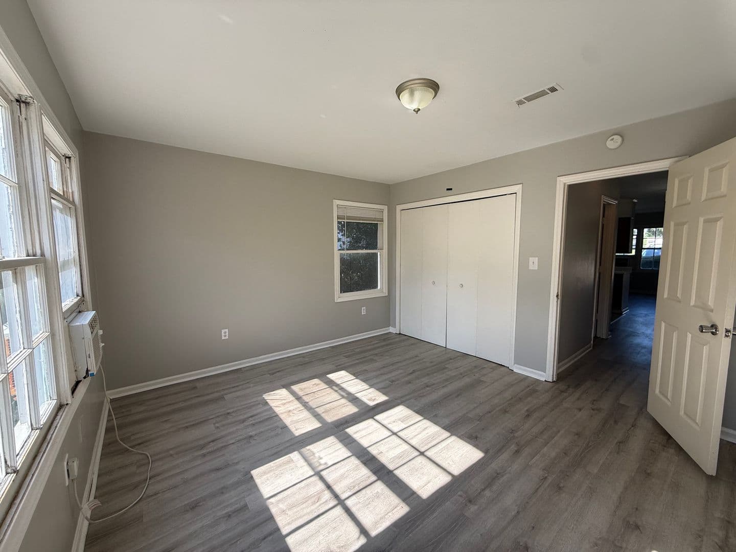 Myrtle Beach Apartment: 405 19th Ave. N.