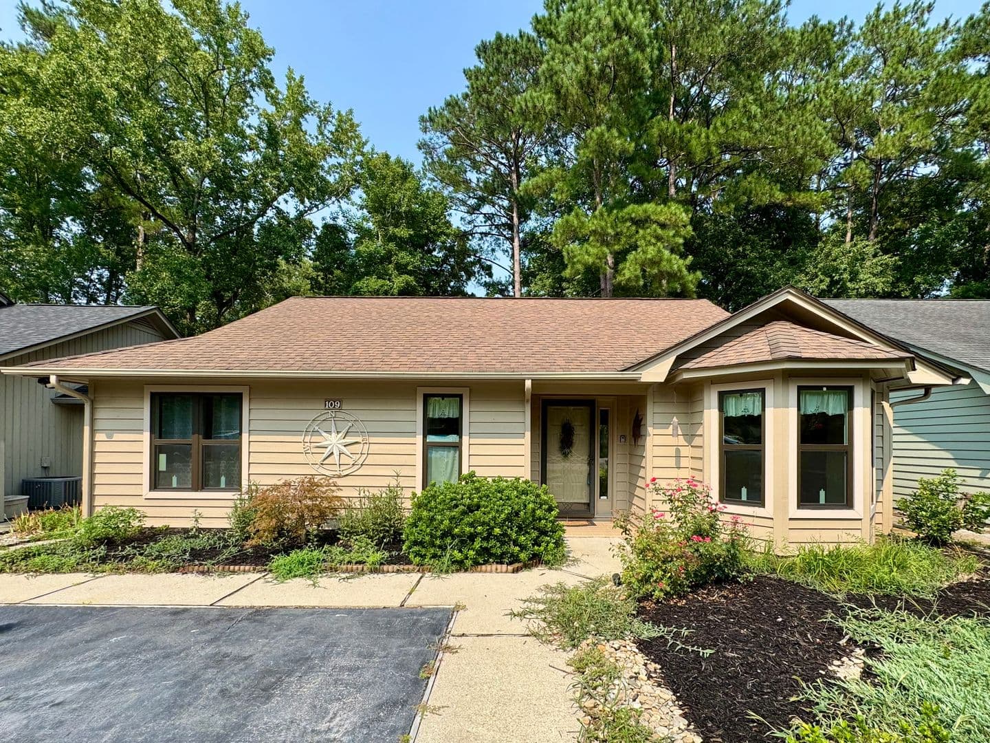 Conway House: 109 Hickory Drive
