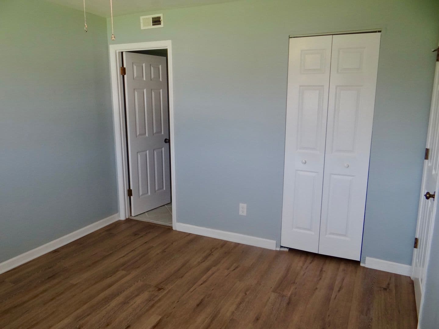 Surfside Beach House: 1101 2nd Ave N.