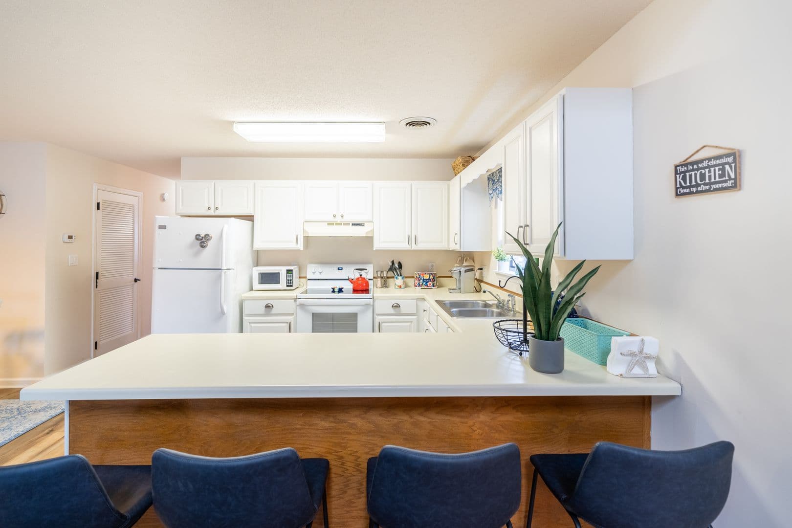 Surfside Condo: 1860 Auburn Lane
