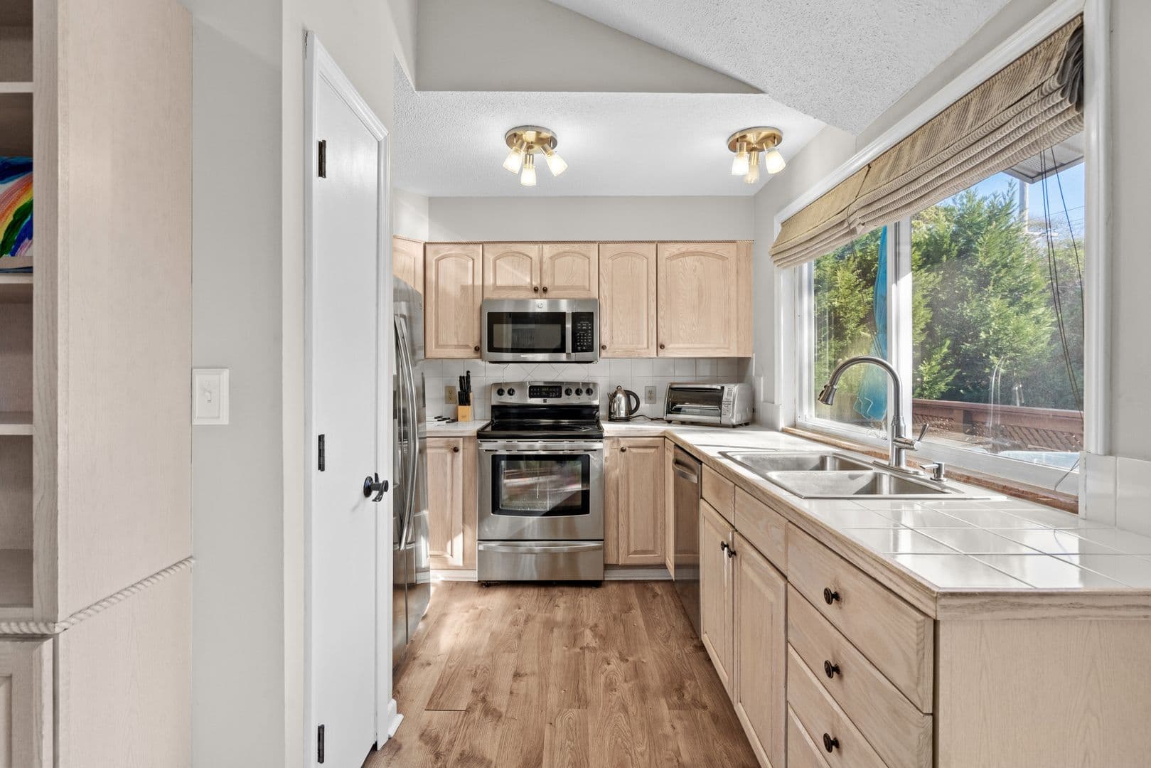 Surfside Beach House: 505 Plantation Drive