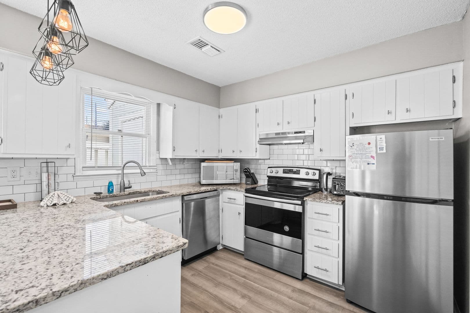 Myrtle Beach House: 405 13th Ave S