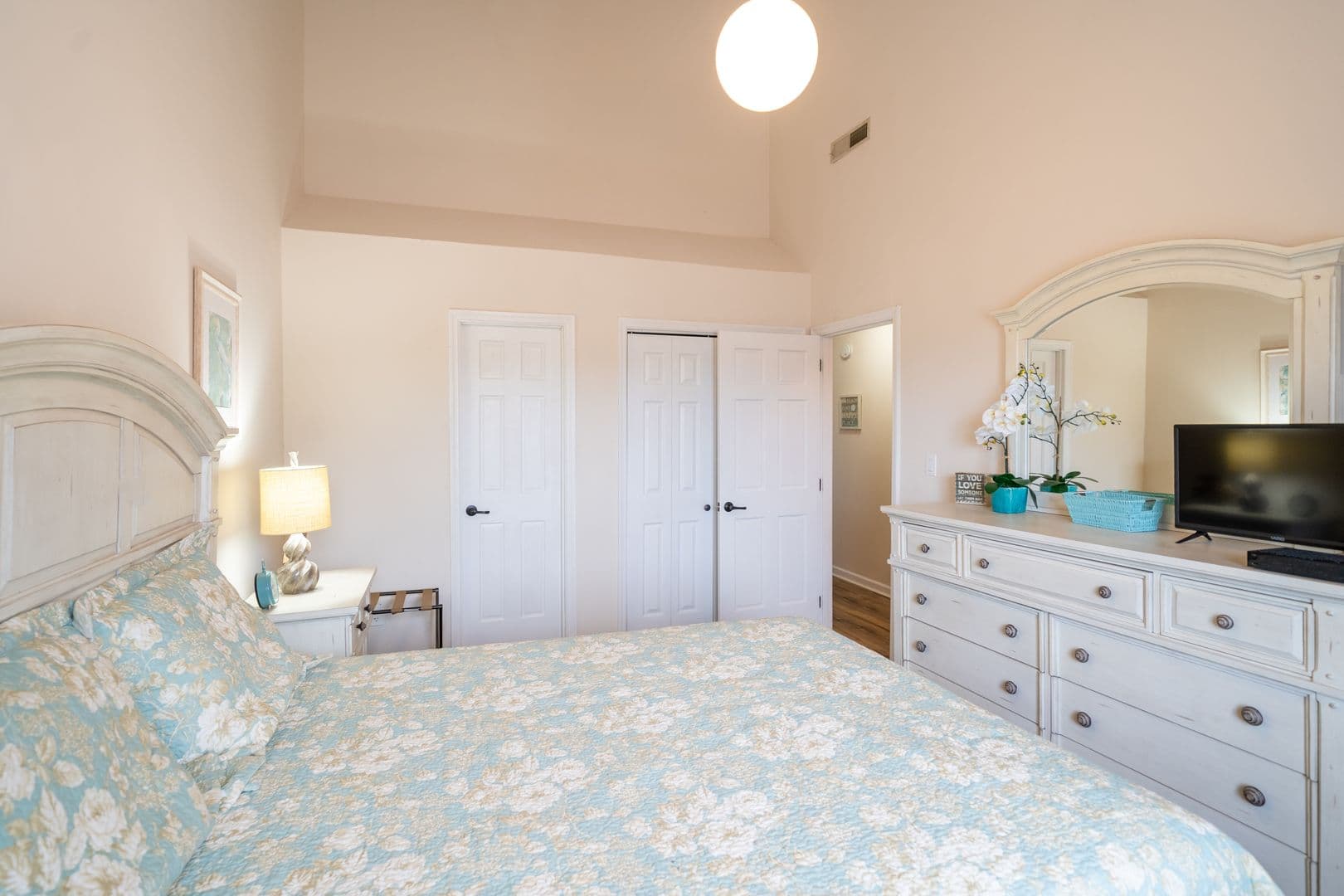 Surfside Condo: 1860 Auburn Lane