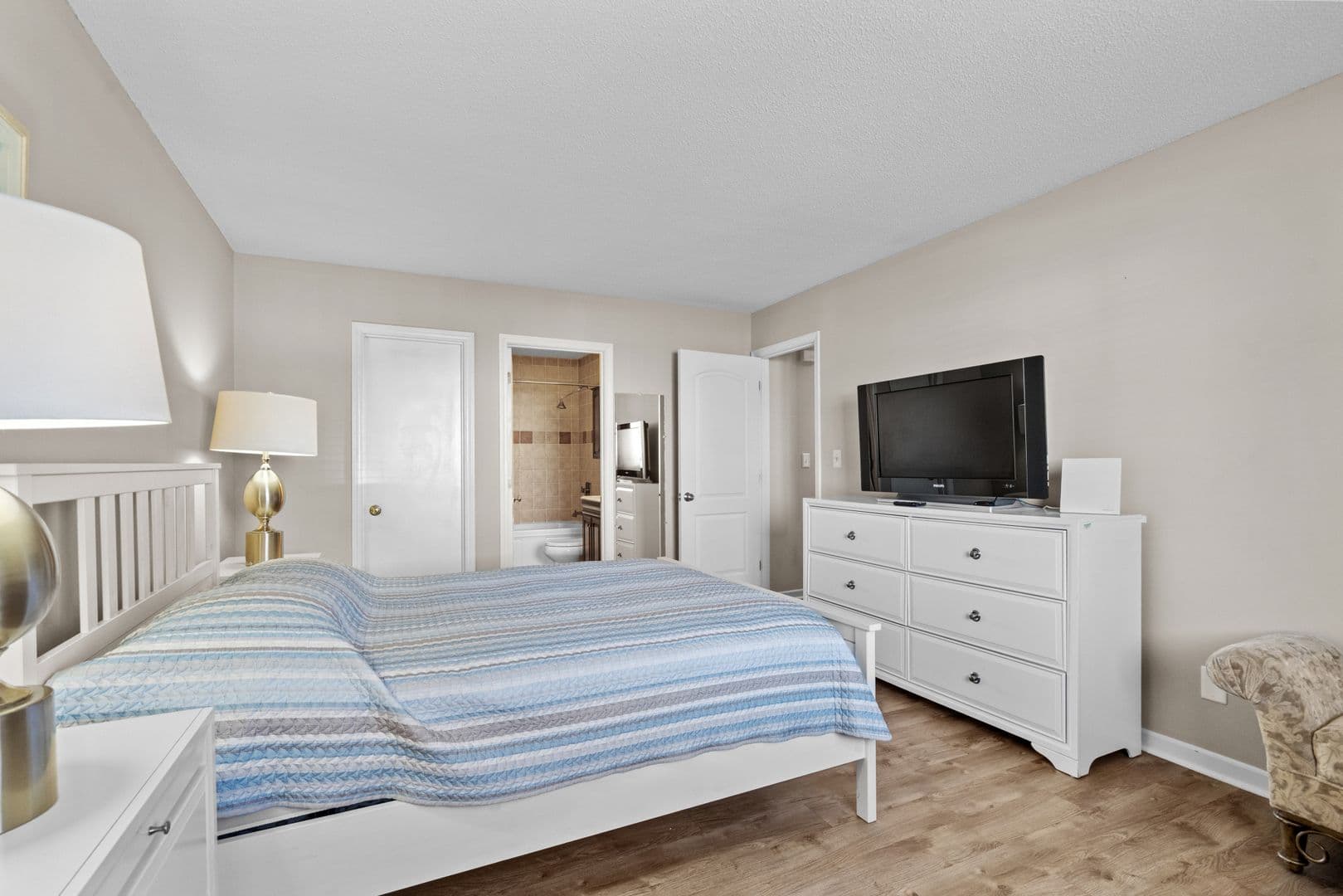 Surfside Beach House: 505 Plantation Drive
