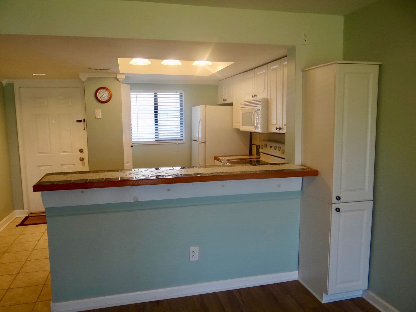 Surfside Beach House: 1101 2nd Ave N.