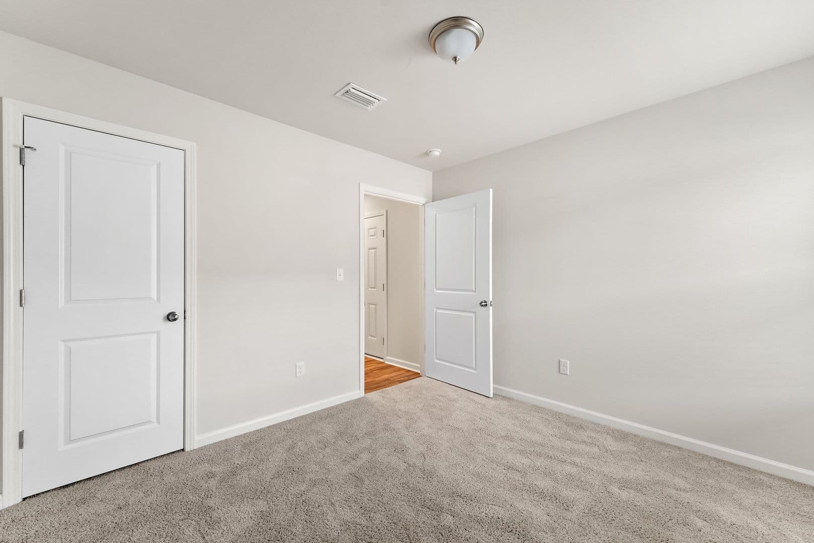 Freeport House: 664 Whispering Creek Avenue