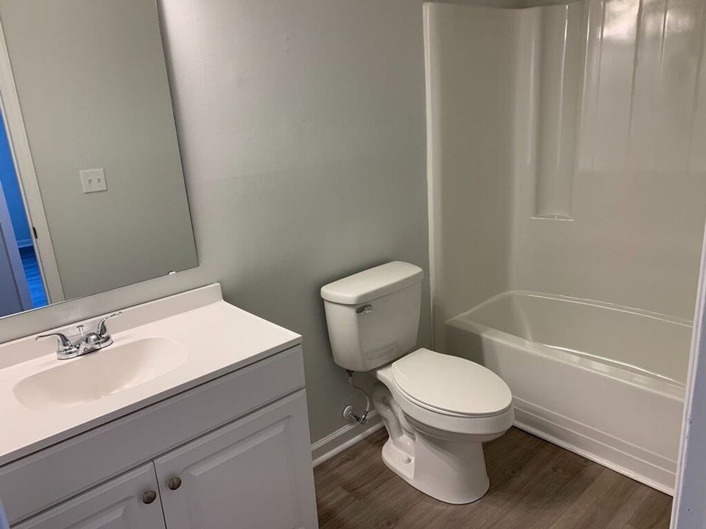Summerville Apartment: 401 E 3rd North Street