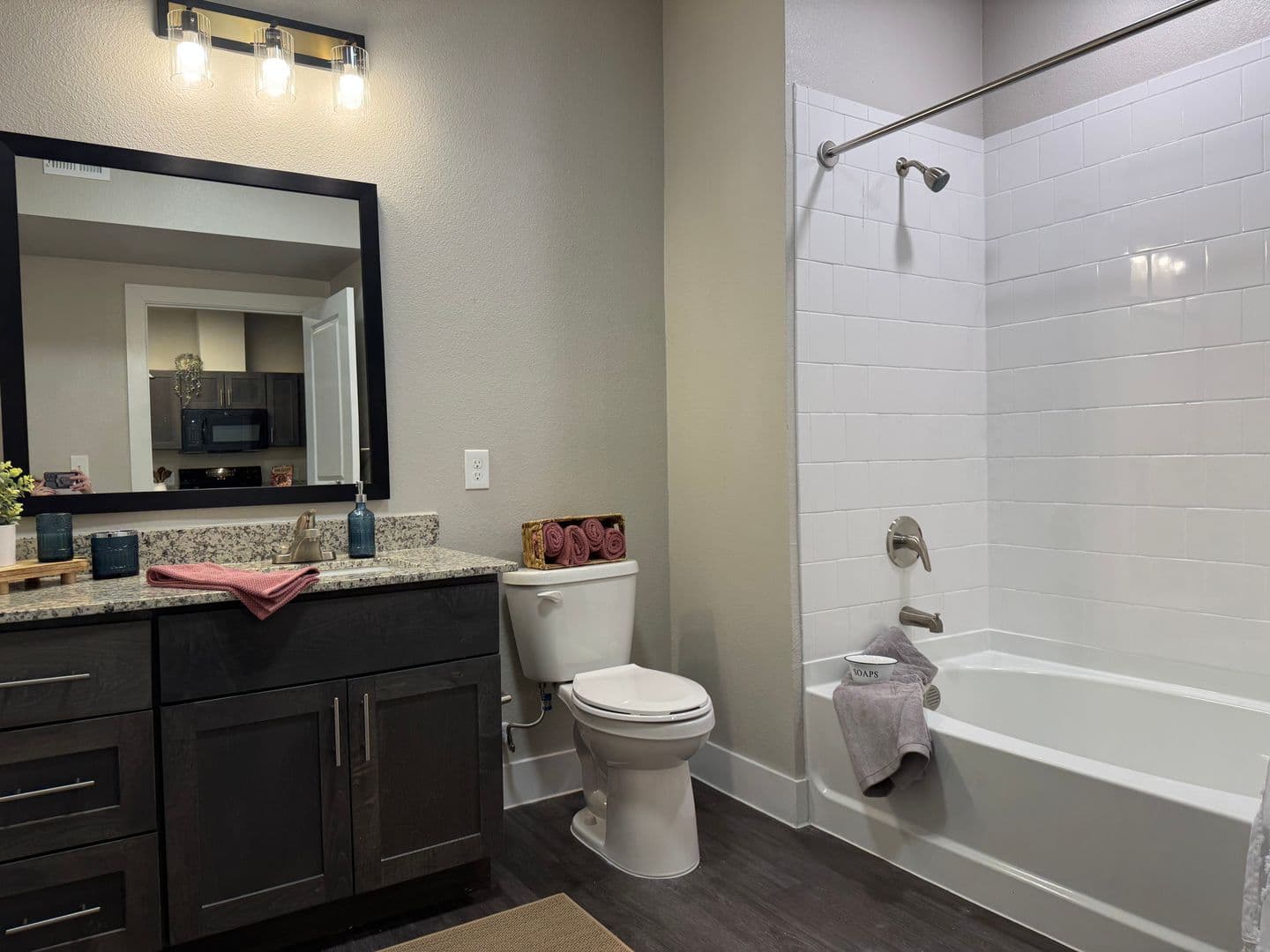 Lockhart Apartment: 2125 Windsor Boulevard