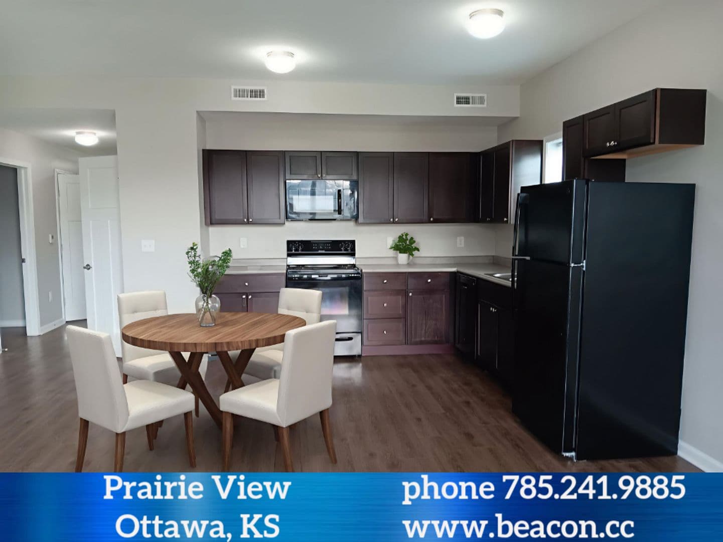 Ottawa Apartment: 928 East Prairie View Street