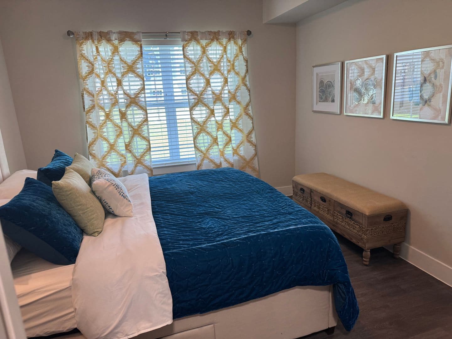 Lockhart Apartment: 2125 Windsor Boulevard