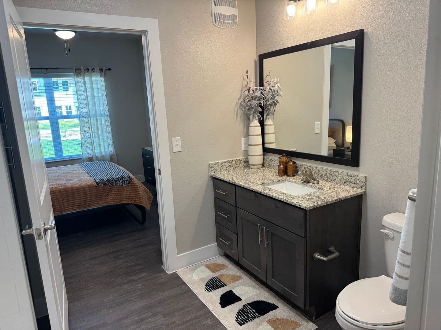 Lockhart Apartment: 2125 Windsor Boulevard