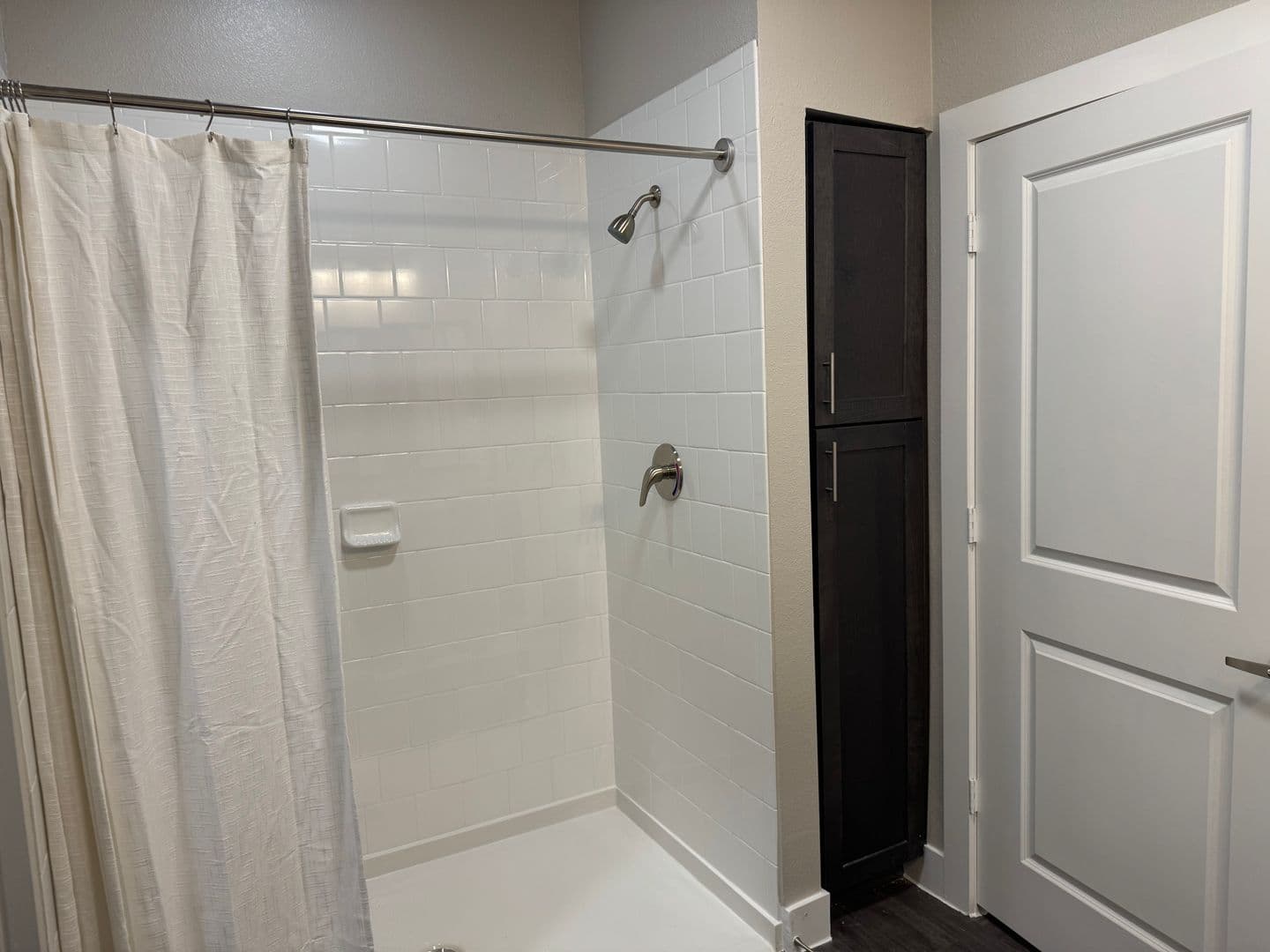 Lockhart Apartment: 2125 Windsor Boulevard