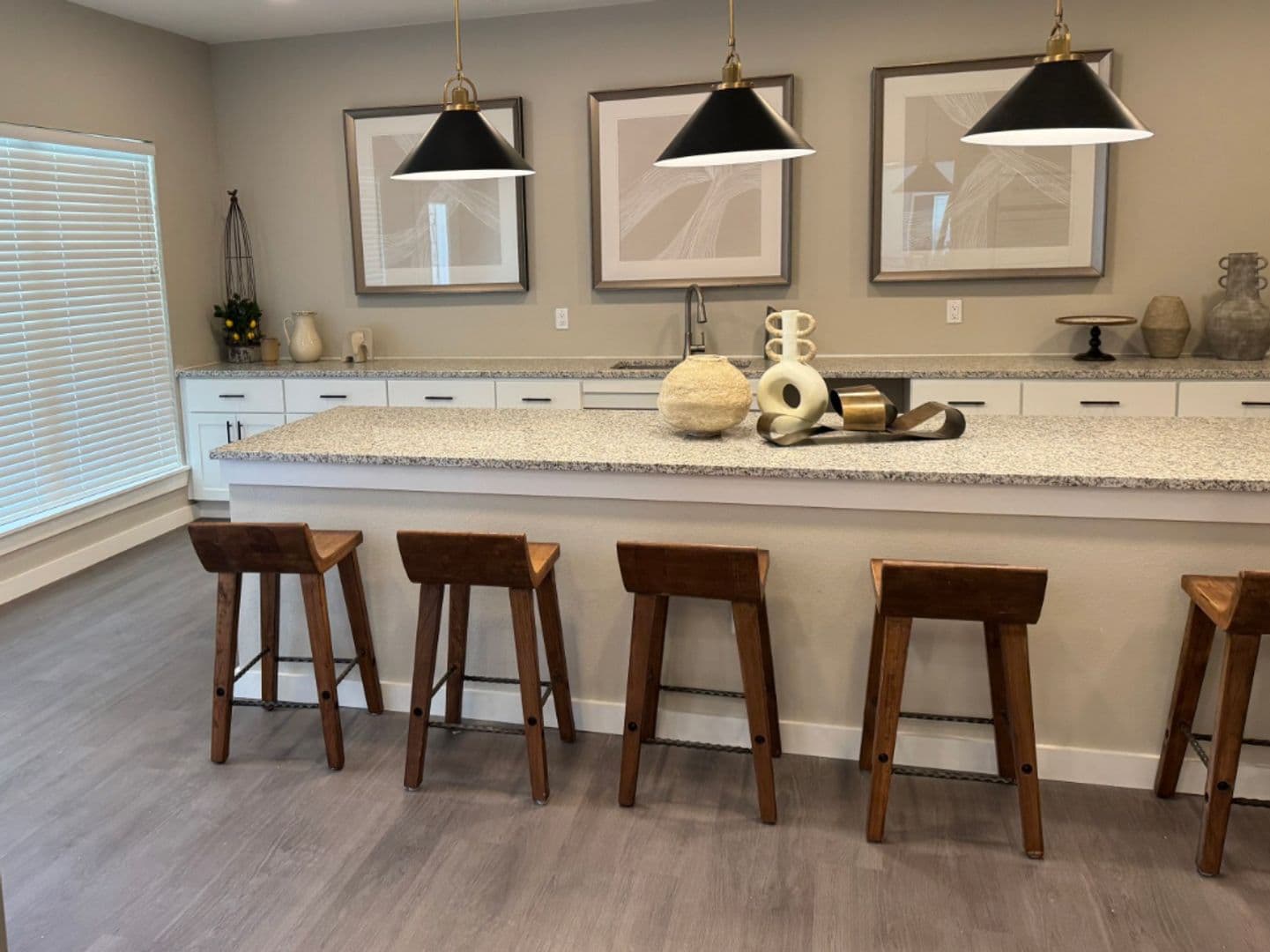 Lockhart Apartment: 2125 Windsor Boulevard
