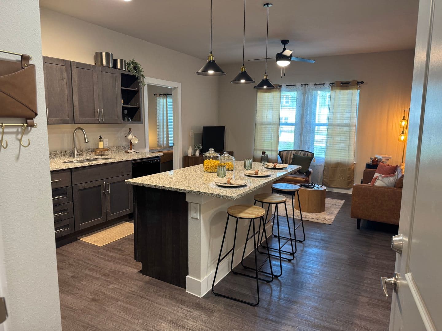 Lockhart Apartment: 2125 Windsor Boulevard