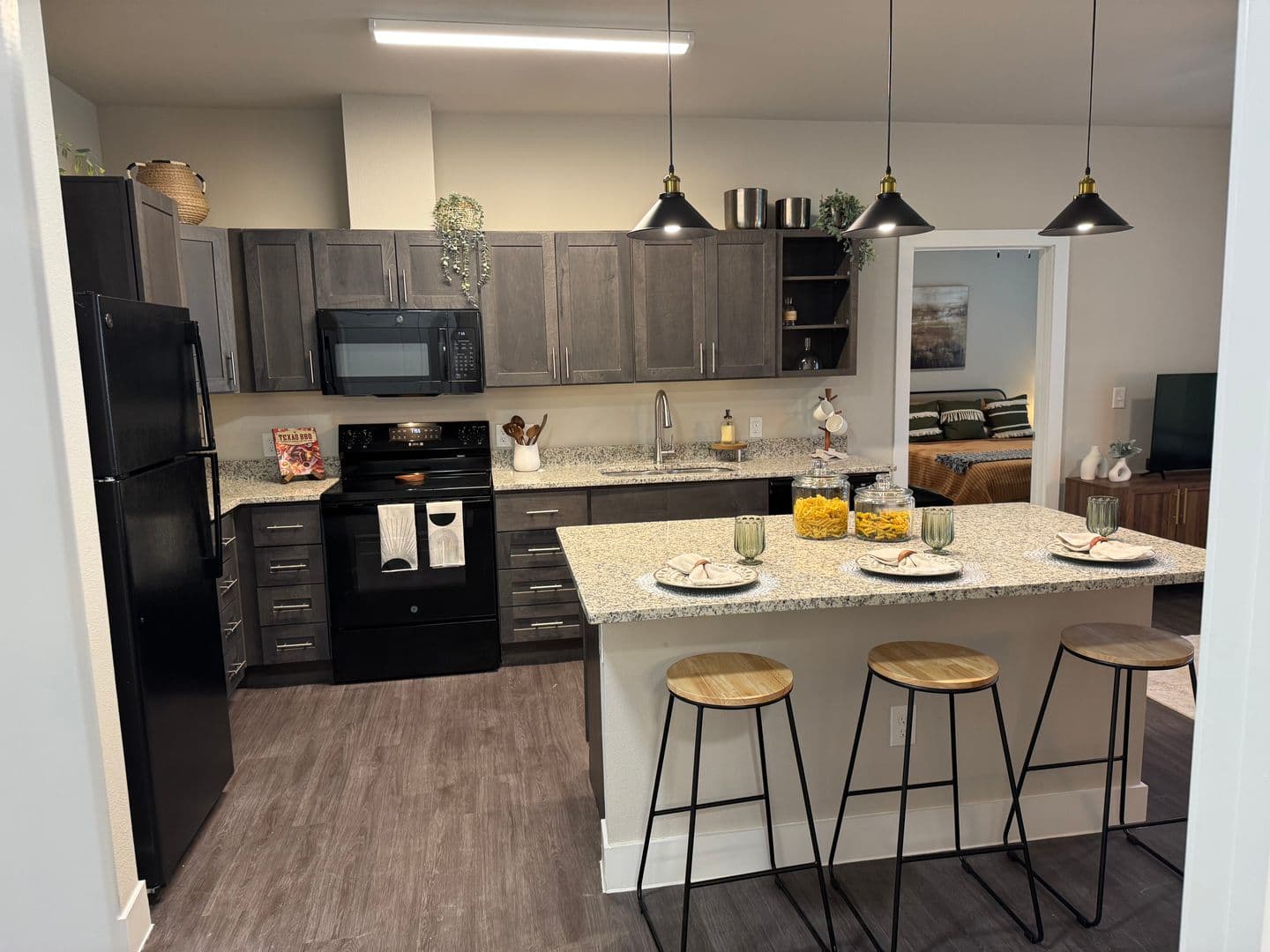 Lockhart Apartment: 2125 Windsor Boulevard