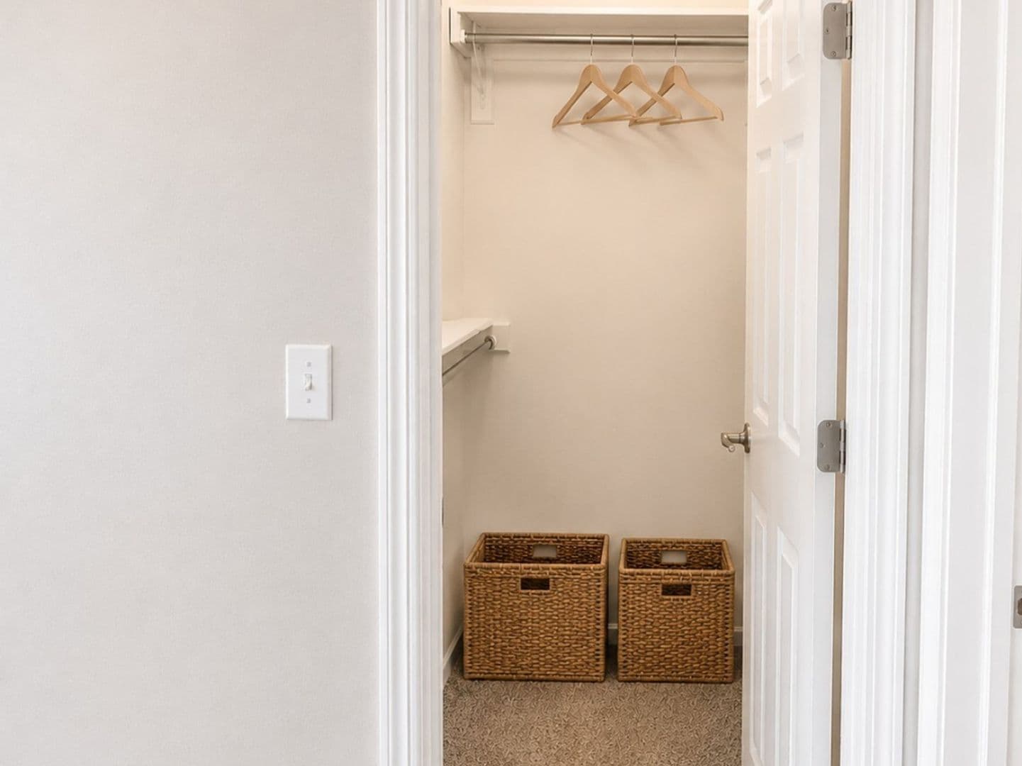 York Apartment: 1911 N Linden Ave.