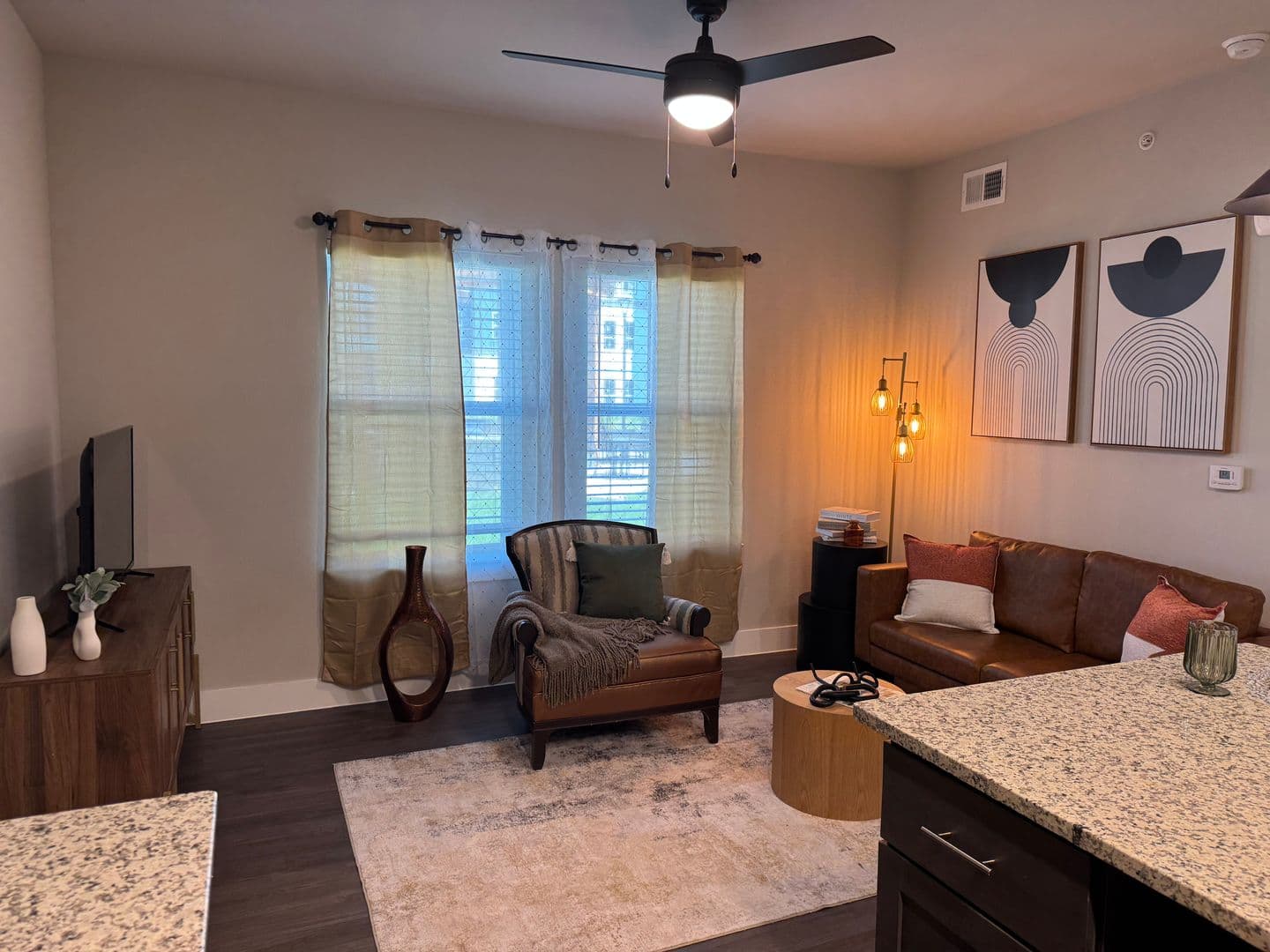 Lockhart Apartment: 2125 Windsor Boulevard